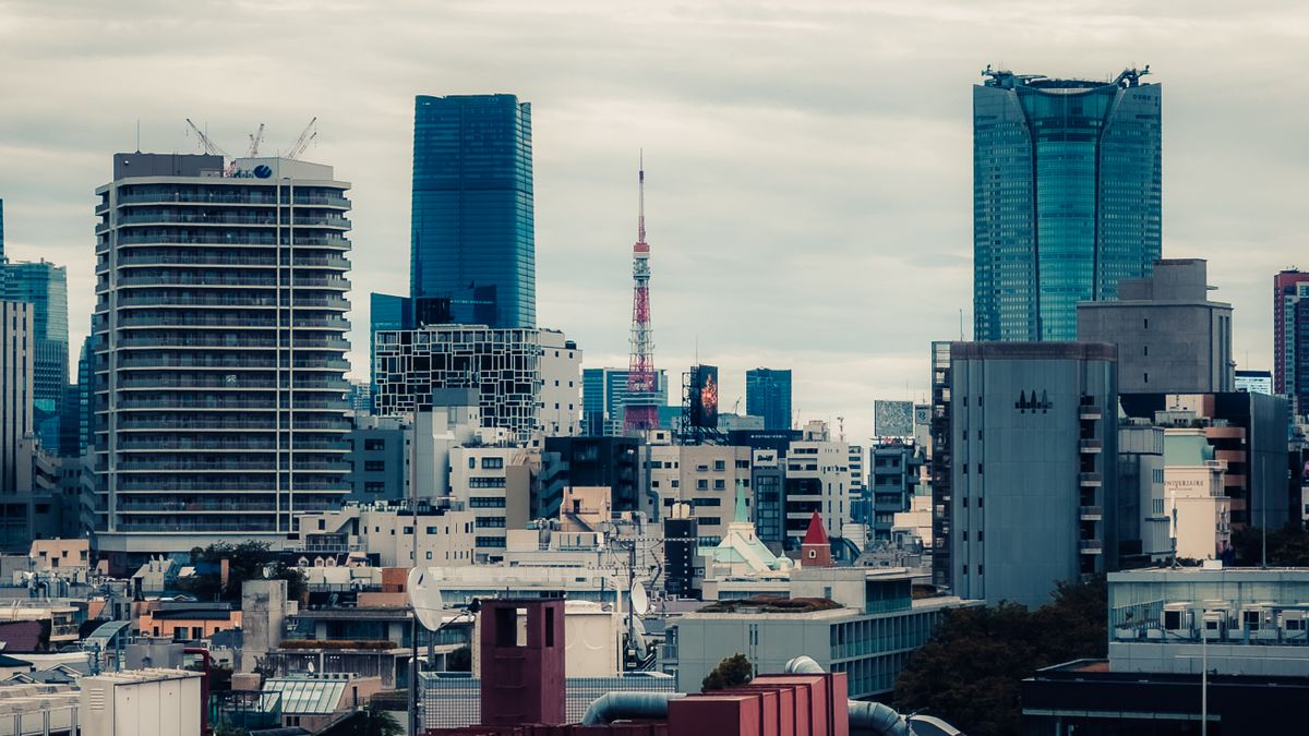 東京タワーと高層ビル群