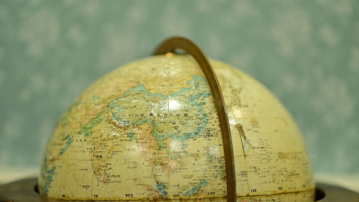 日本語表記のヴィンテージ地球儀