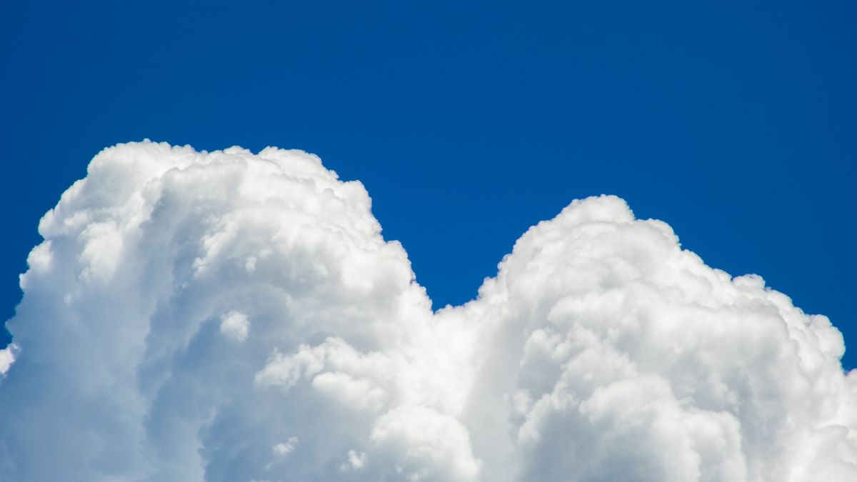 夏の青空と入道雲